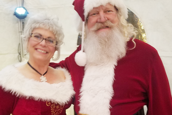 Hire Santa and Mrs. Claus Performers in North Texas